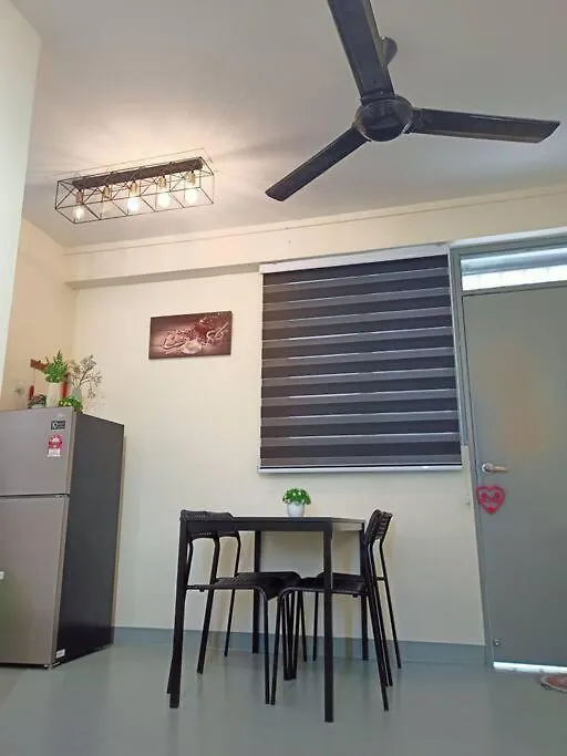 Sri Saujana Apartment Τζωρτζ Τάουν